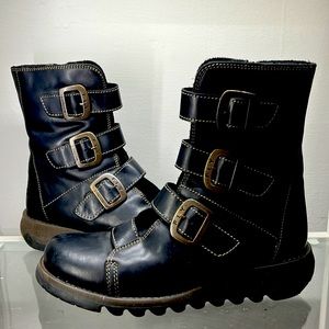 London Fly Buckle Zip Up Boots 10
